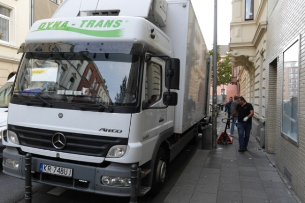 No Pain No Game &ndash; truck loading
